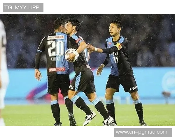 山口雷诺与群马温泉的激烈对决展现足球魅力与团队精神 山口雷诺与群马温泉的激烈对决展现足球魅力与团队精神